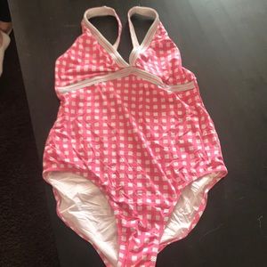 Womans vineyard vines one piece swimsuit